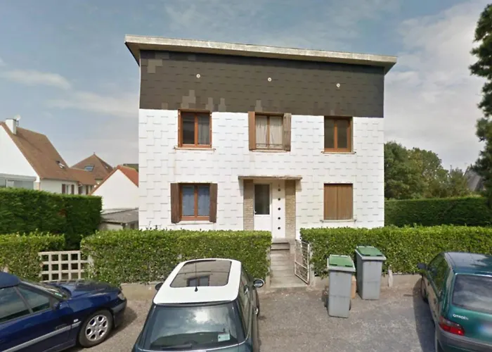 Bright - Near The * メルヴィル・フランスヴィル・プラージュ