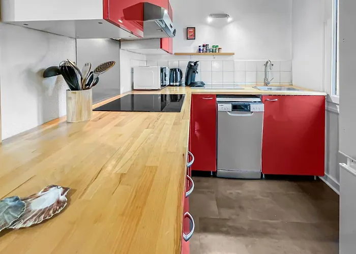 Bright - Near The アパート