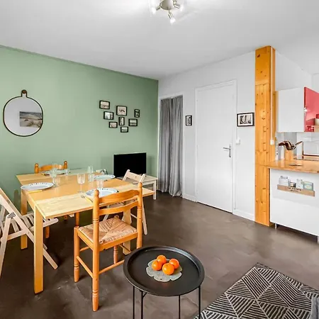 Apartament Bright - Near The *